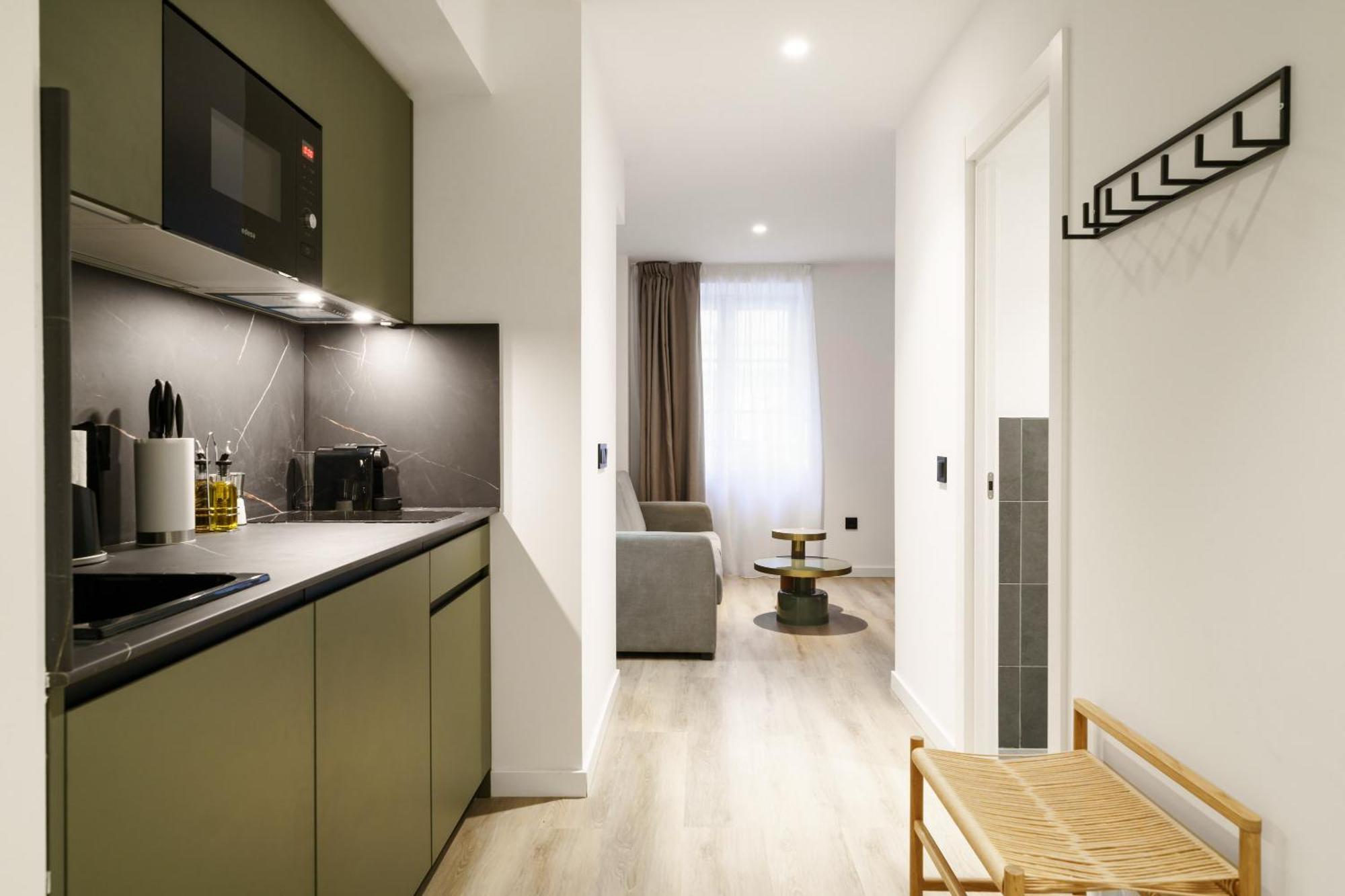Limehome Malaga Calle Victoria Exterior photo