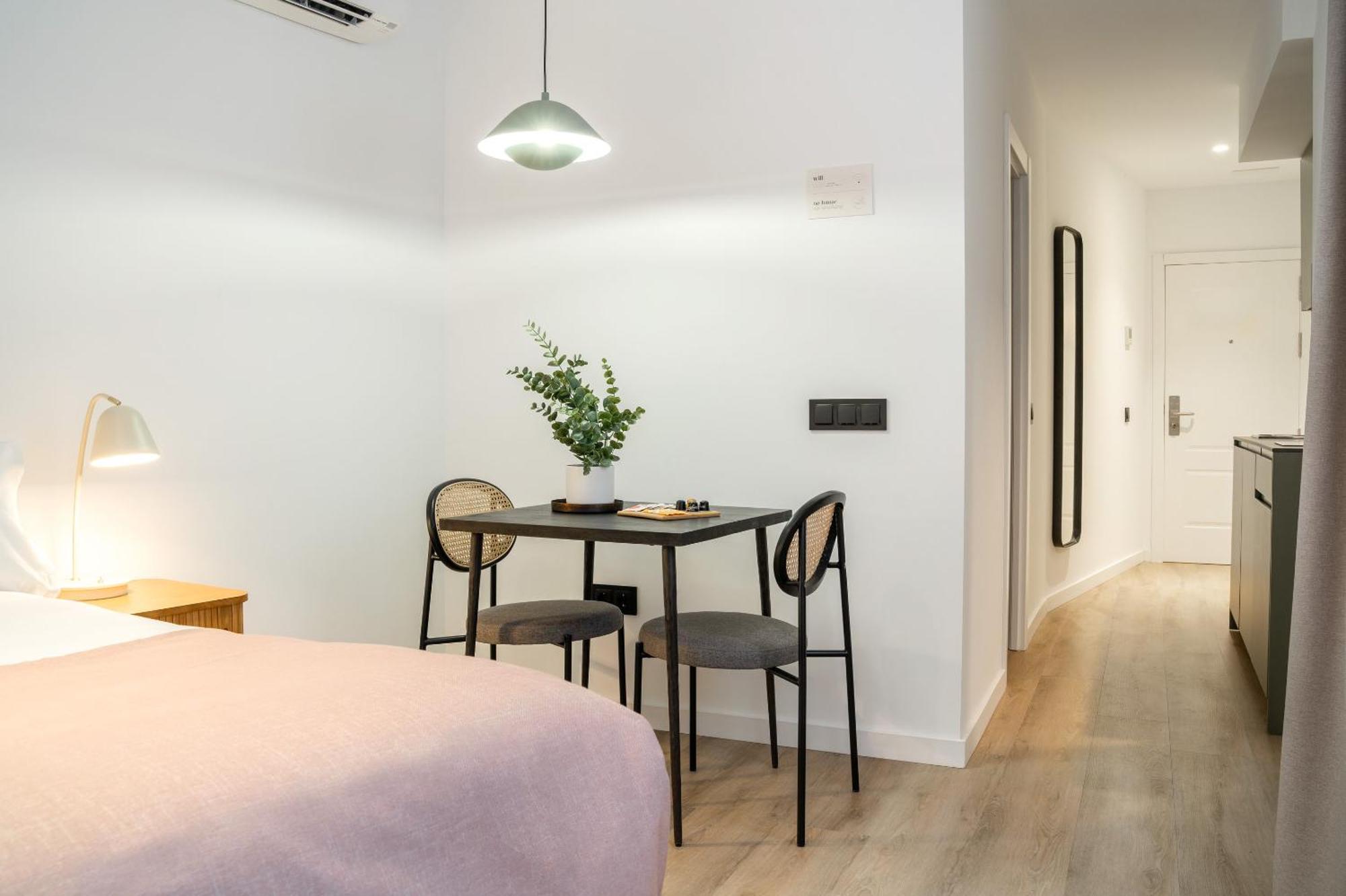 Limehome Malaga Calle Victoria Room photo